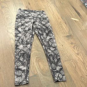 Snakeskin leggings perfect for every occasion, casual to formal!